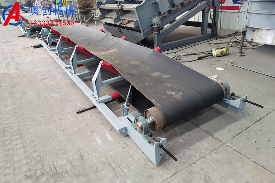 膠帶帶式輸送機(jī) 膠帶帶式輸送機(jī)